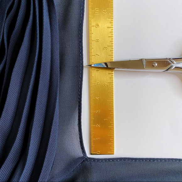 Rebecca Taylor V-neck Pleated Chiffon Floor Length Gown in Navy Blue size 4 - Picture 14 of 15